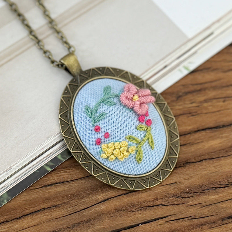 Embroidery necklace
