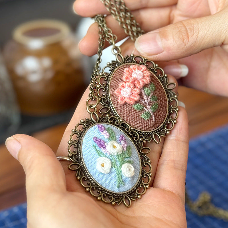 Embroidery necklace