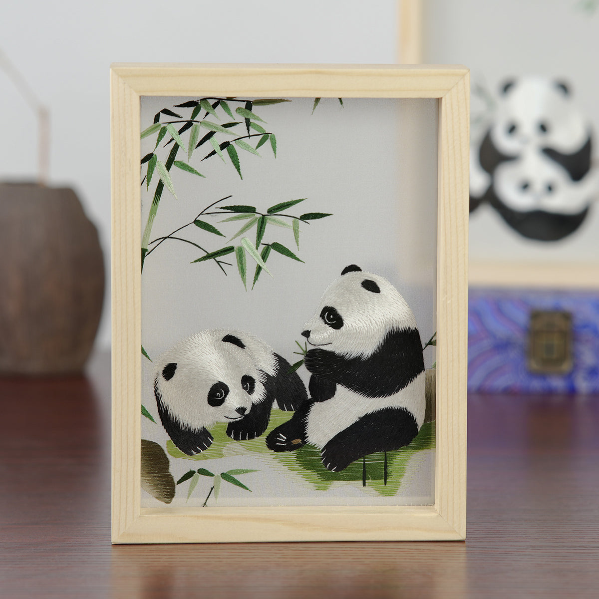 Chinese  silk embroidery- panda for table decoration,gift(finished products))