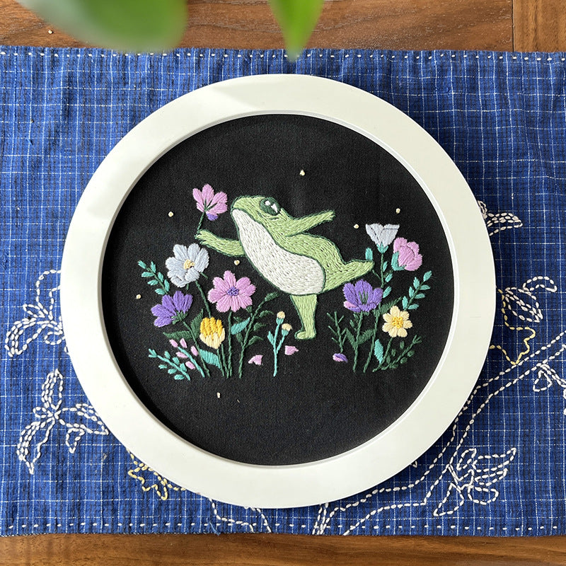 Frog embroidery kits for beginner-with fabric,floss,needles
